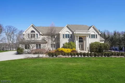 5 Lexington Dr, Warren, NJ 07059