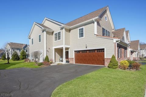 8 Whitney Farm Pl, Morristown, NJ 07960