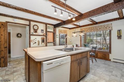 2 Walnut Dr, Flemington, NJ 08822 photo 17