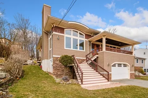 174 W Lake Shore Dr, Rockaway, NJ 07866