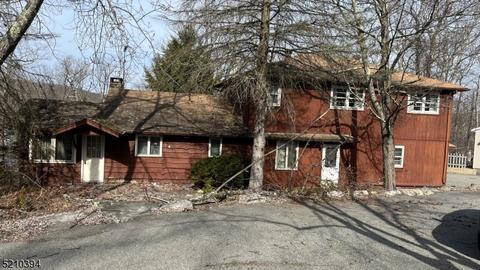 643 Canistear Rd, Highland Lakes, NJ 07422