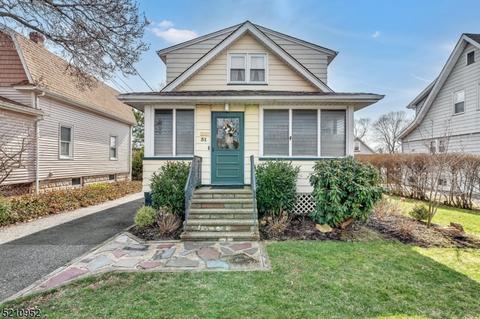 31 Bartell Pl, Clark, NJ 07066