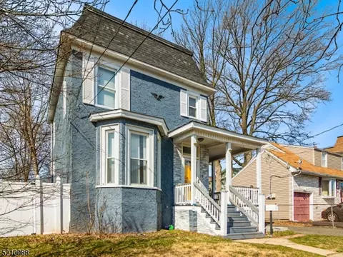 112 Walnut St, Roselle, NJ 07203