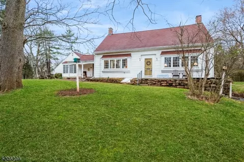 3380 Lukes Pond Rd, Somerville, NJ 08876