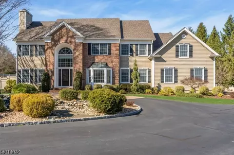 53 South Rd, Chester, NJ 07930