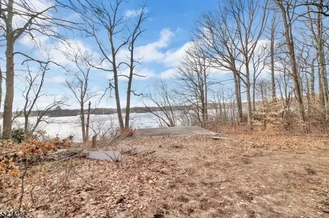 83 Lake Shore Dr, West Milford Twp, NJ 07421