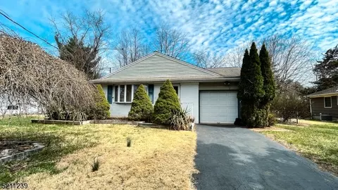 131 Oakmoor Ave, South Plainfield, NJ 07080