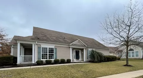 615 Post Ln, East Franklin, NJ 08873