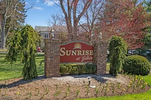 112 Sunrise Dr, Gillette, NJ 07933