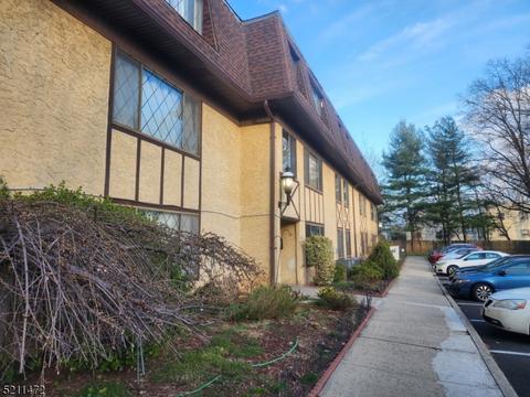 192 Burnett Ave #8, Maplewood, NJ 07040