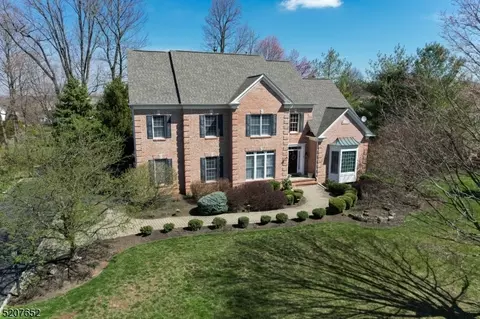 38 Ridge Rd, Green Brook, NJ 08812