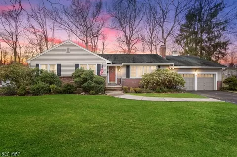 20 Ashwood Rd, New Providence, NJ 07974