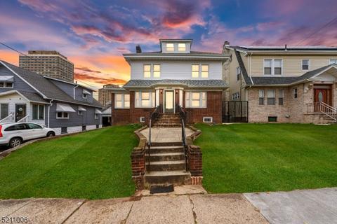 62 Custer Ave, Newark, NJ 07112