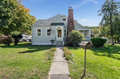 9 Cregar Rd, High Bridge, NJ 08829