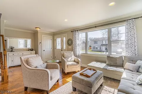 9 Dorothy Rd, Parsippany-troy Hills Twp., NJ 07054
