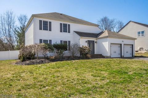 8 Kenner Ct, Flemington, NJ 08822