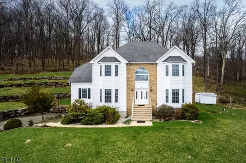 51 Indian Spring Rd, Mount Olive Twp., NJ 07828
