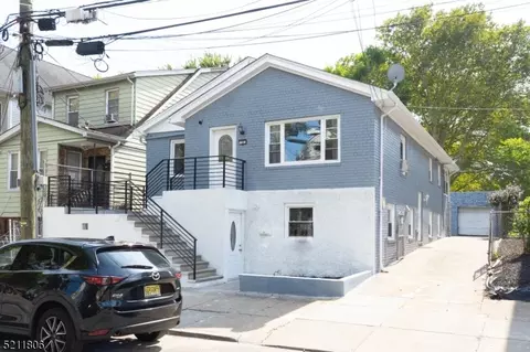 13-15 Eastern Pkwy, Jersey City, NJ 07305