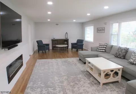 1571 Brookside Rd, Mountainside, NJ 07092