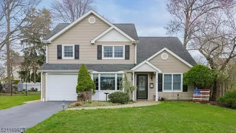 1040 Harding St, Westfield, NJ 07090