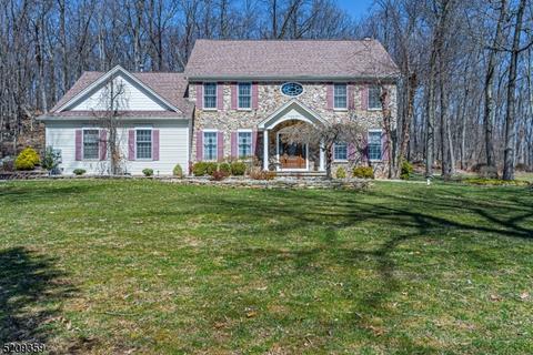 262 Mission Rd, Hackettstown, NJ 07840