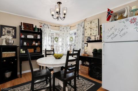 39 Cliffside Trl, Denville, NJ 07834