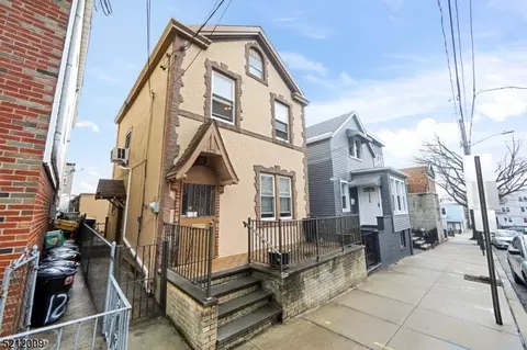 1220 Morris St, Union City, NJ 07087