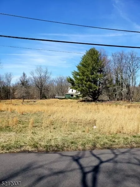 374 Matchaponix Rd, Old Bridge Twp, NJ 08831