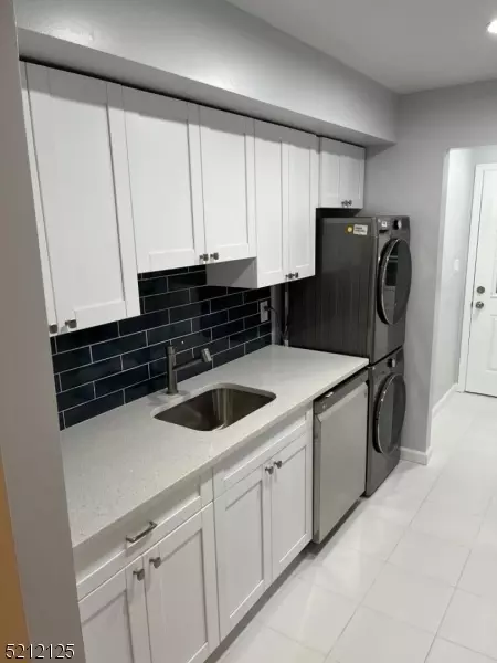 157 Tiffany Blvd #157, Newark, NJ 07104