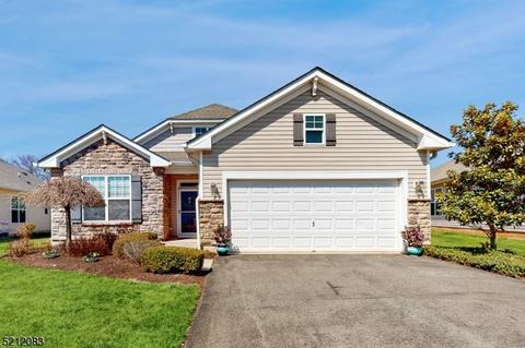 95 Schindler Ct, East Franklin, NJ 08873