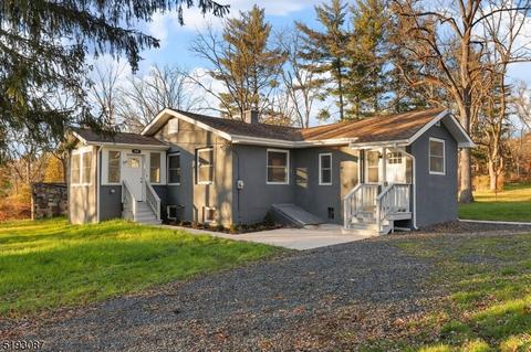 765 Chimney Rock Rd, Martinsville, NJ 08836