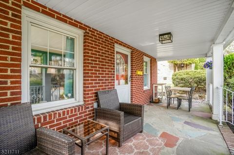 687 Centre St, Nutley, NJ 07110 photo 2