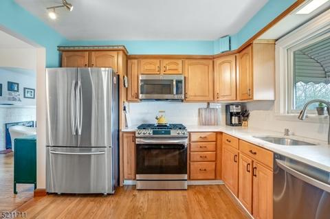 687 Centre St, Nutley, NJ 07110 photo 10