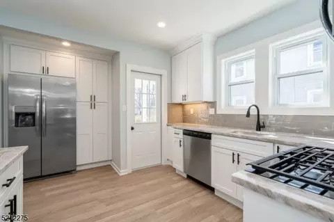 122 Runyon Ave, Middlesex, NJ 08846 photo 18