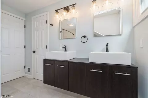 122 Runyon Ave, Middlesex, NJ 08846 photo 22