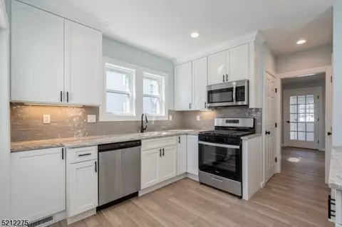 122 Runyon Ave, Middlesex, NJ 08846 photo 13