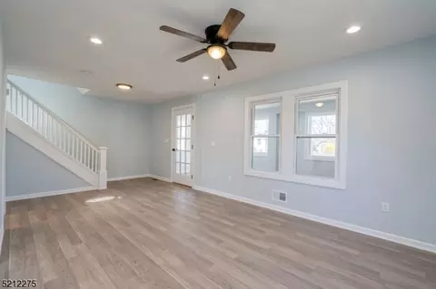 122 Runyon Ave, Middlesex, NJ 08846 photo 9