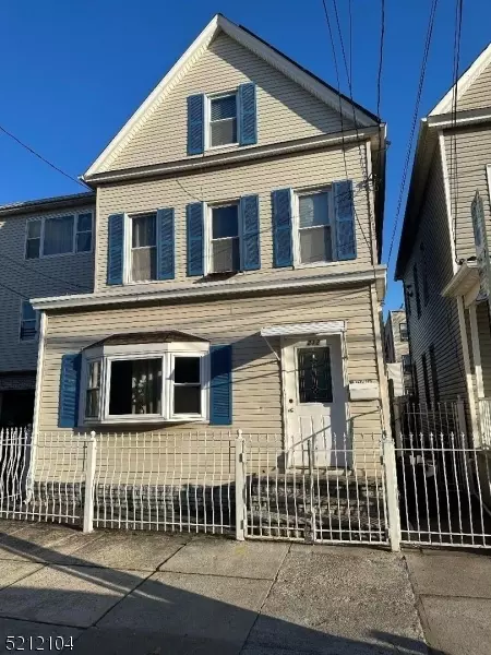 212 Erie St, Elizabeth City, NJ 07206