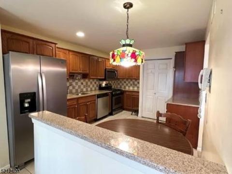 17 Jennifer Dr, East Hanover, NJ 07936