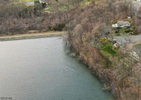 66 Baker Rd, Livingston, NJ 07039