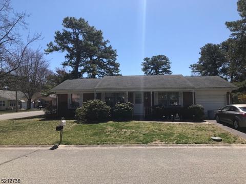 5 Jefferson Ln, Manchester Township, NJ 08759