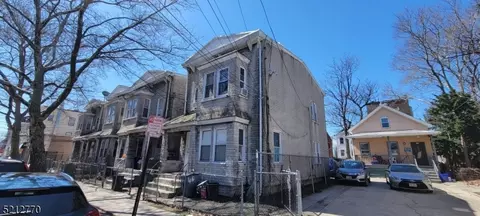 45 4th St #2, Passaic, NJ 07055
