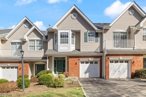 12 Kensington Dr, Randolph, NJ 07869