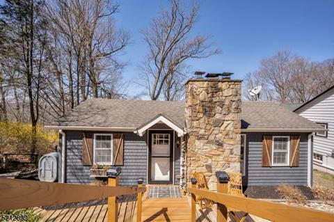 83 Hilltop Trl, Sparta, NJ 07871