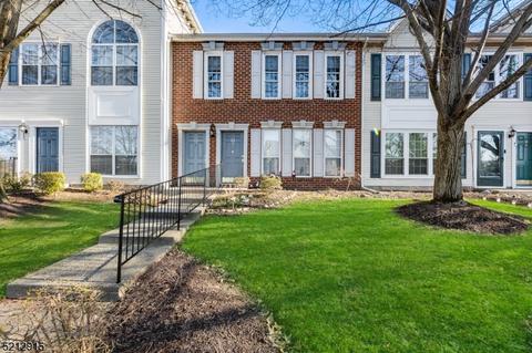 44 Edward Dr, Franklin Park, NJ 08823
