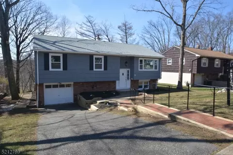 2 Hilltop Dr, Rockaway, NJ 07866