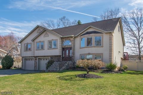 23 Philip Dr, Fairfield, NJ 07004