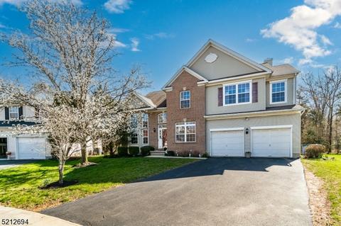 47 York Dr, Princeton, NJ 08540
