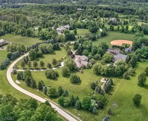 29 Sherwood Farm Rd, Far Hills, NJ 07931