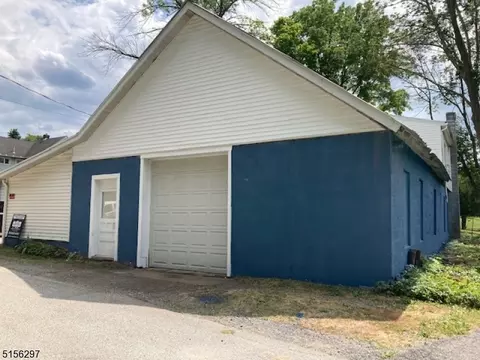 7 Card St, Hamburg, NJ 07419